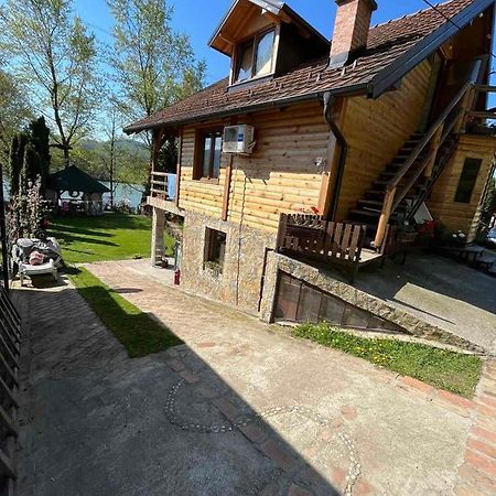 Apartman "Kapetana Luka" Ljubovija Buitenkant foto