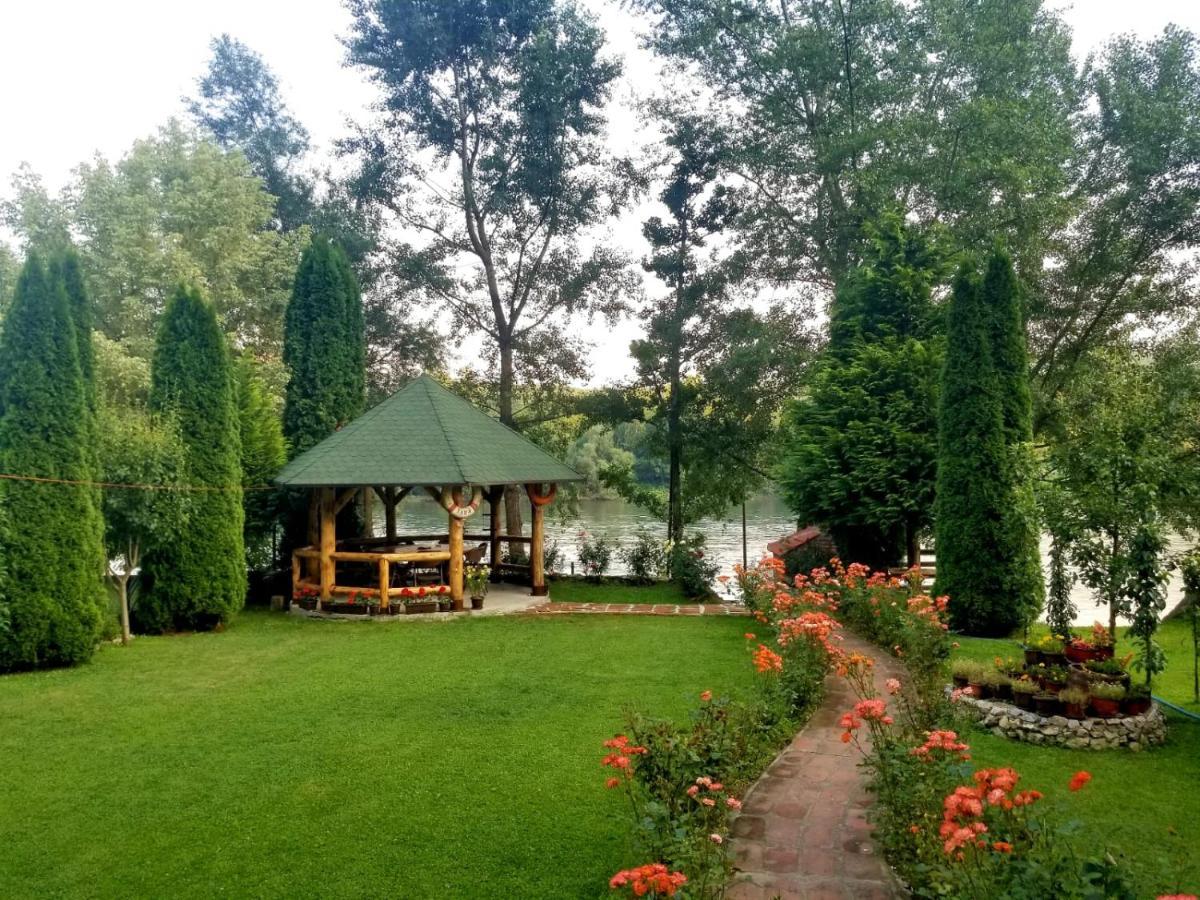 Apartman "Kapetana Luka" Ljubovija Buitenkant foto